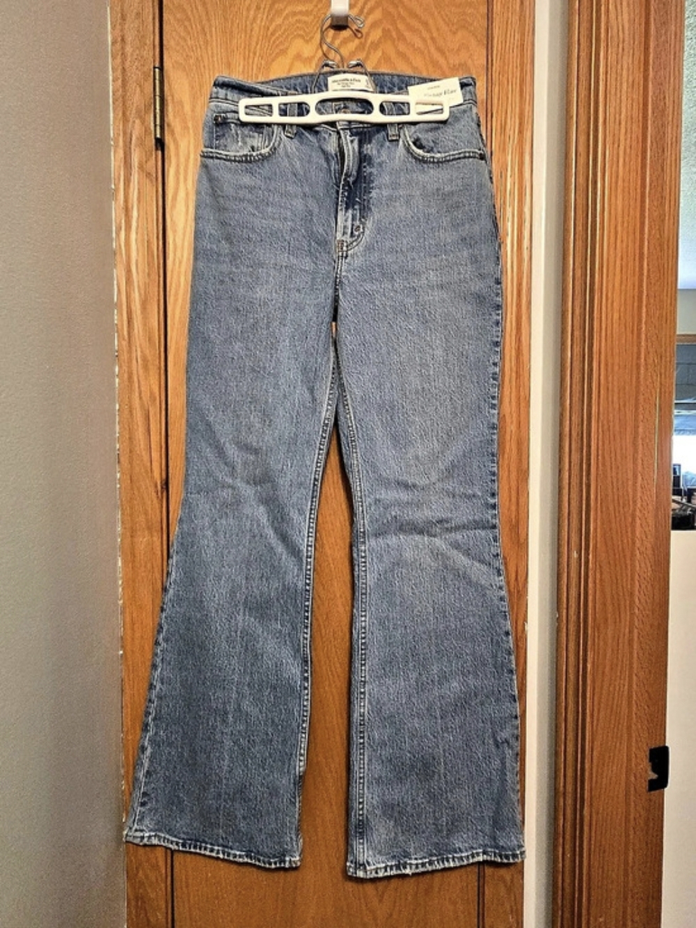 NWT Abercrombie & Fitch Vintage Flare Jeans | Size 4 Regular
